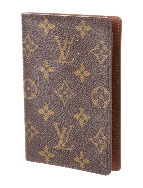 louis vuitton passport holder women's